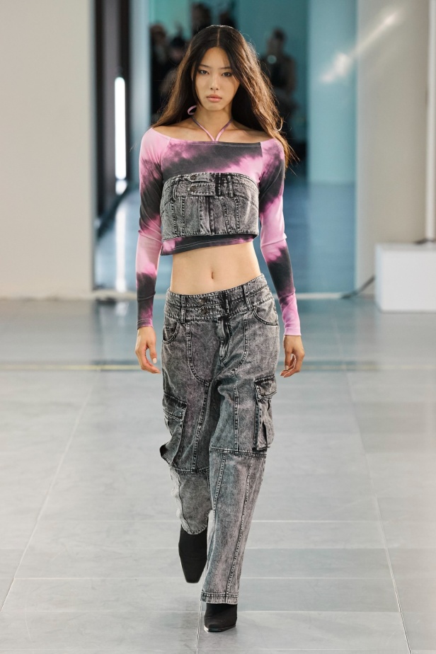 مجموعة Mark Fast لربيع وصيف 2024