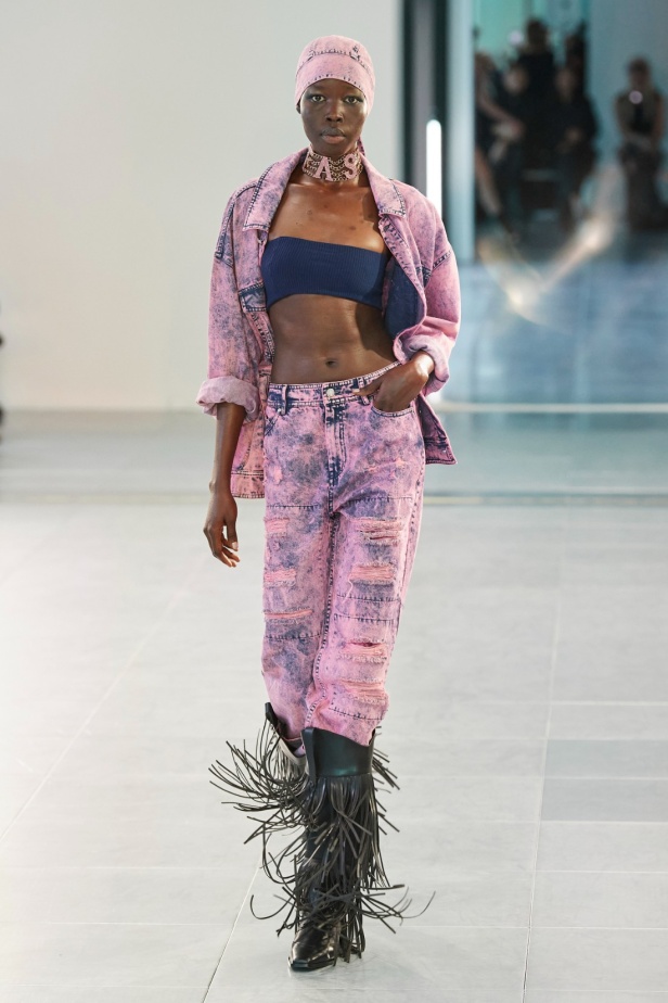 مجموعة Mark Fast لربيع وصيف 2024