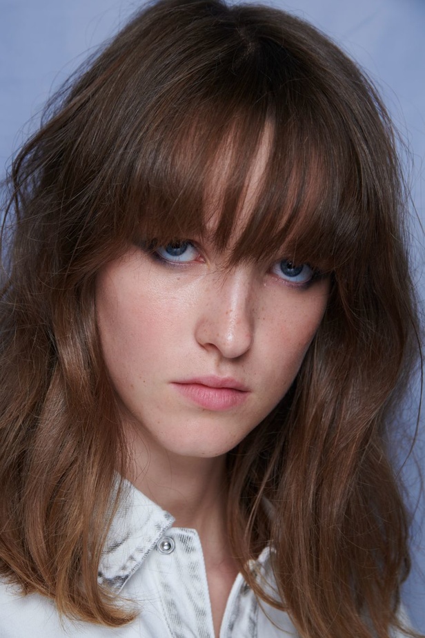 Mark Fast يدخل لمسة جديدة وحديثة إلى مجموعة ربيع وصيف 2024