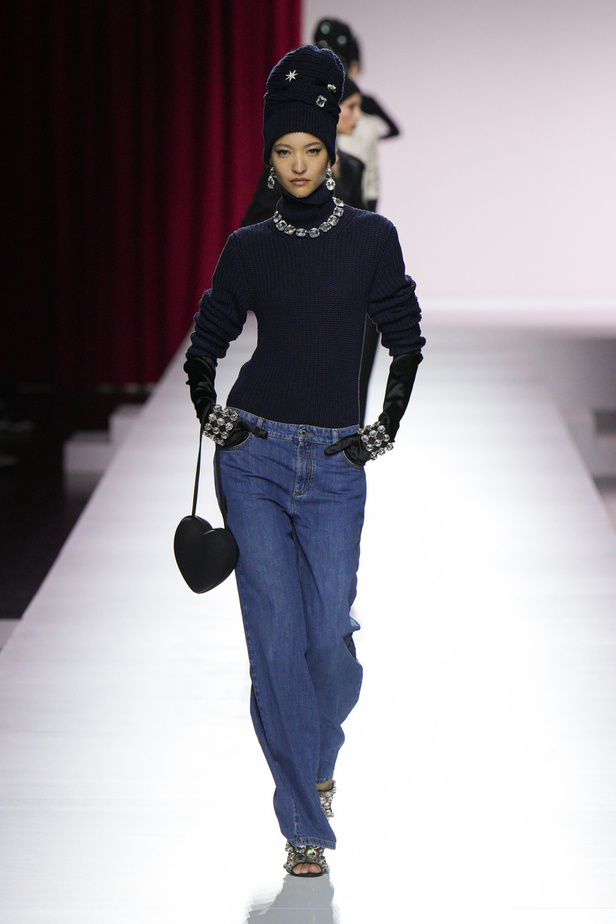 مجموعة Moschino لربيع وصيف 2024 في ميلانو