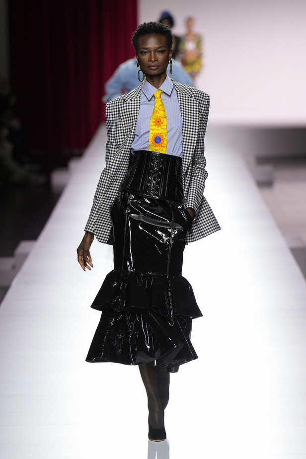 مجموعة Moschino لربيع وصيف 2024 في ميلانو