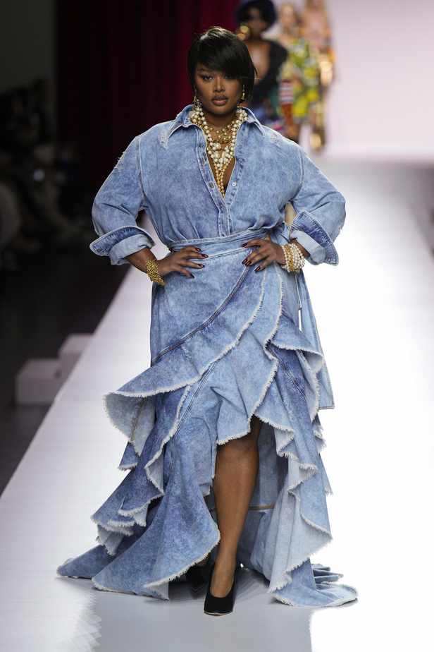 مجموعة Moschino لربيع وصيف 2024 في ميلانو