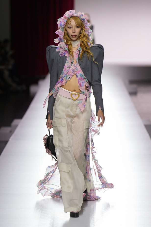 مجموعة Moschino لربيع وصيف 2024 في ميلانو