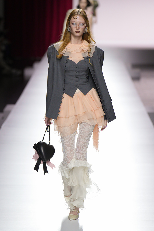 مجموعة Moschino لربيع وصيف 2024 في ميلانو