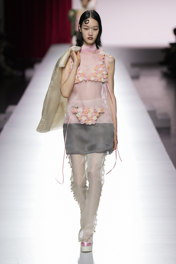 مجموعة Moschino لربيع وصيف 2024 في ميلانو