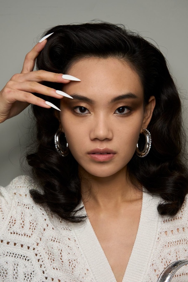 أجواء من المرح والرقص في عرض مجموعة ربيع وصيف 2024 لدار Philipp Plein