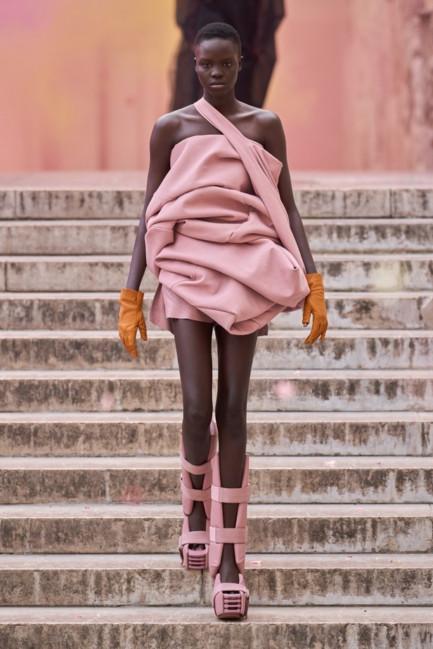 مجموعة Rick Owens لربيع وصيف 2024