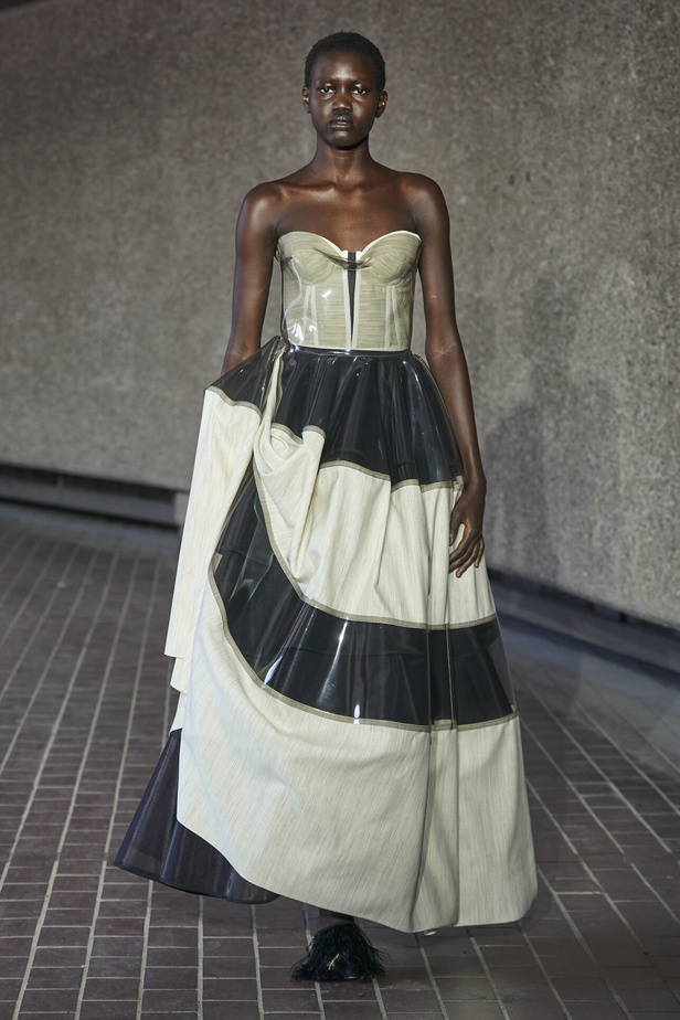 مجموعة Roksanda لربيع وصيف 2024 في لندن