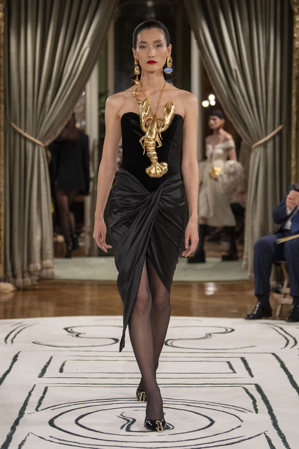 مجموعة Schiaparelli لربيع وصيف 2024