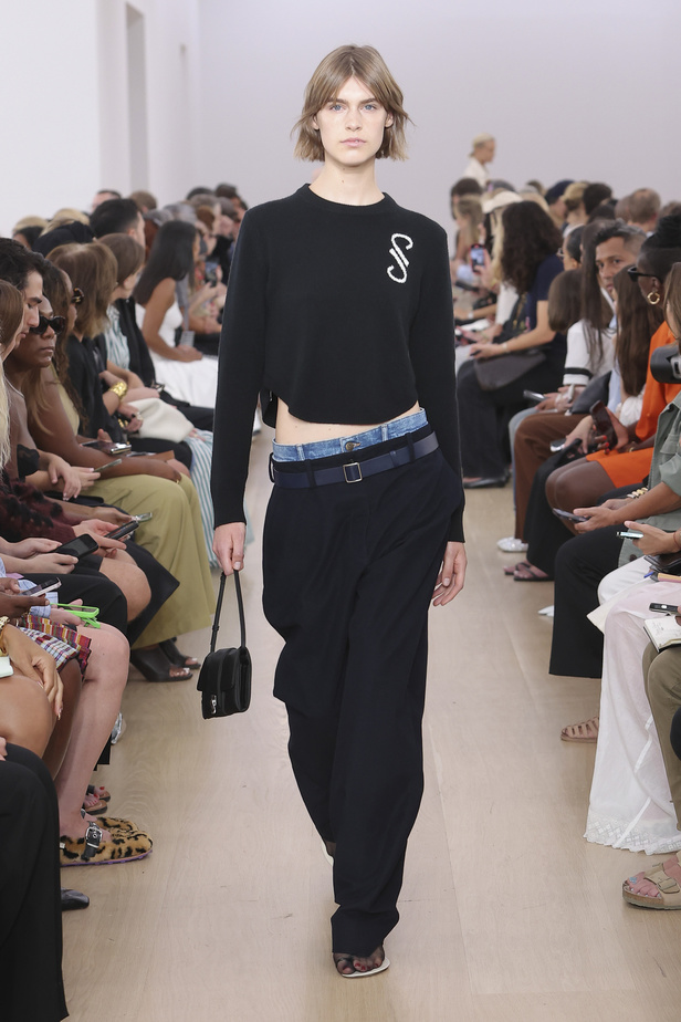 المونوكروم عنوان مجموعة Proenza Schouler لربيع وصيف 2024