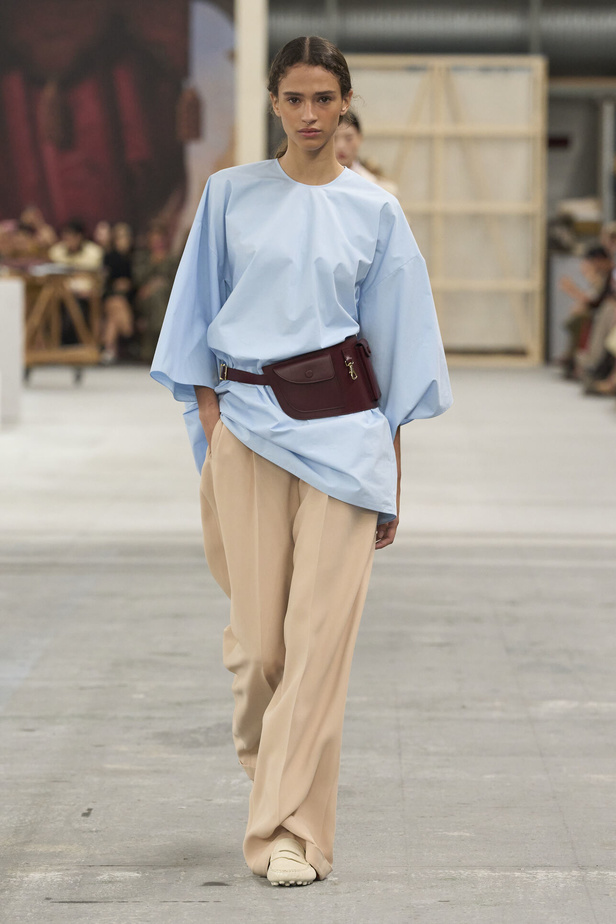عرض أزياء Tod's لربيع وصيف 2023 في ميلانو