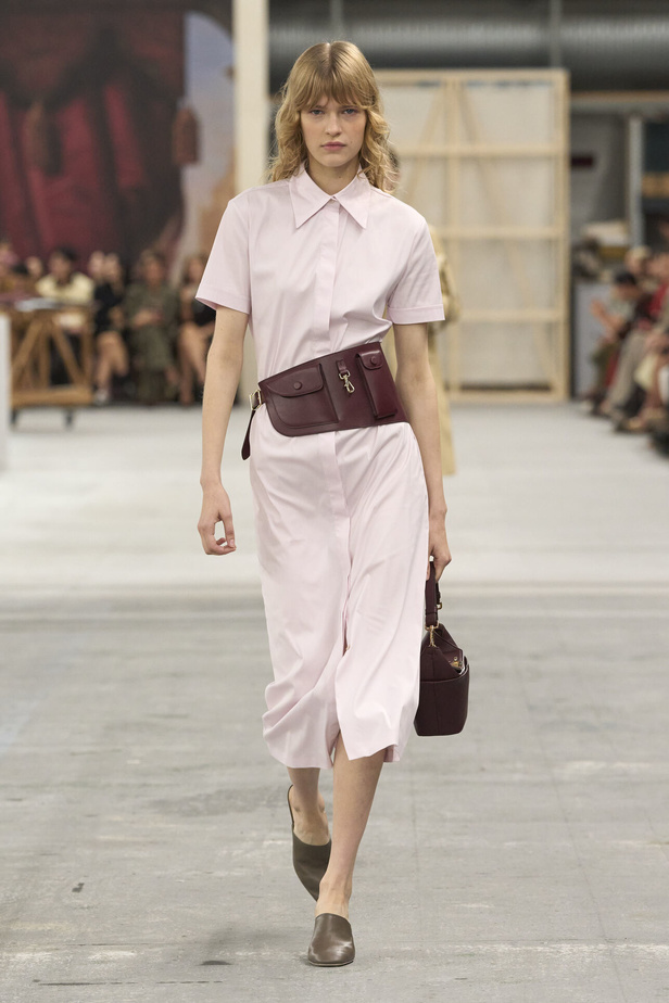 عرض أزياء Tod's لربيع وصيف 2023 في ميلانو