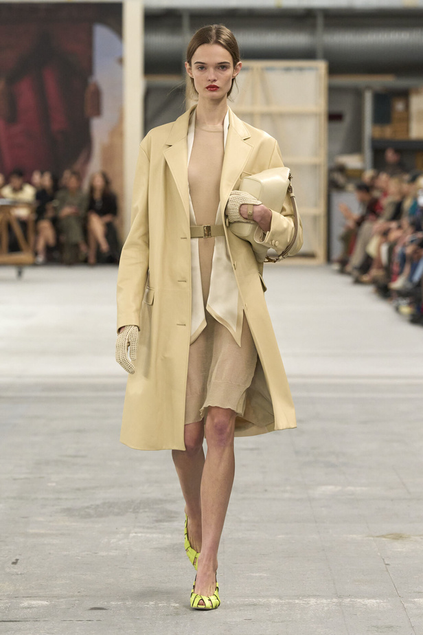 عرض أزياء Tod's لربيع وصيف 2023 في ميلانو