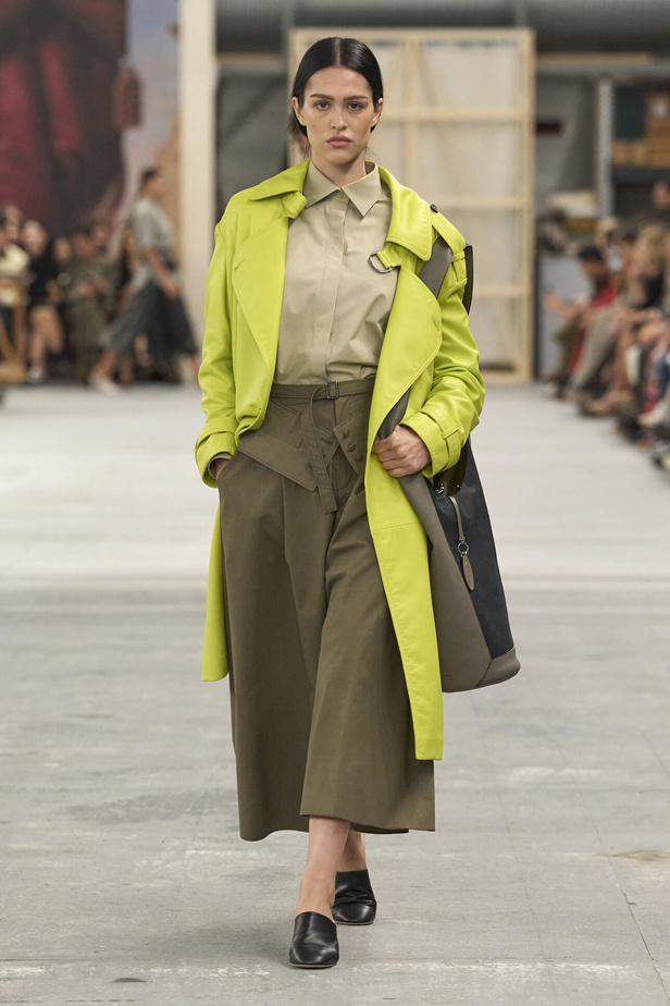 عرض أزياء Tod's لربيع وصيف 2023 في ميلانو