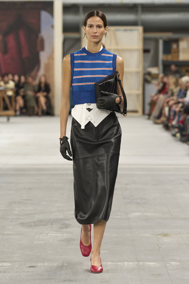 عرض أزياء Tod's لربيع وصيف 2023 في ميلانو