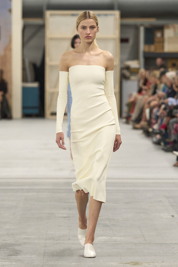 عرض أزياء Tod's لربيع وصيف 2023 في ميلانو