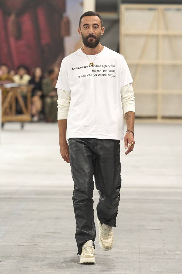 عرض أزياء Tod's لربيع وصيف 2023 في ميلانو