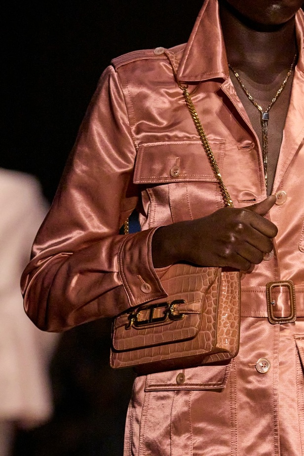 نقلة نوعية جديدة لـ TOM FORD مع إبقاء هوية الدار الأساسية