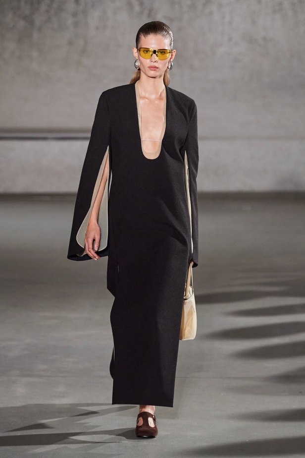 مجموعة Tory Burch لربيع وصيف 2024