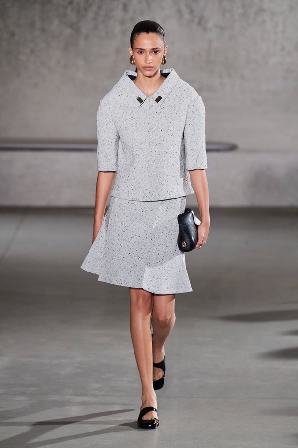 مجموعة Tory Burch لربيع وصيف 2024