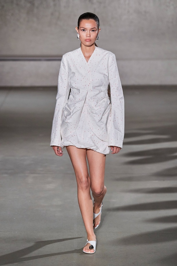 مجموعة Tory Burch لربيع وصيف 2024