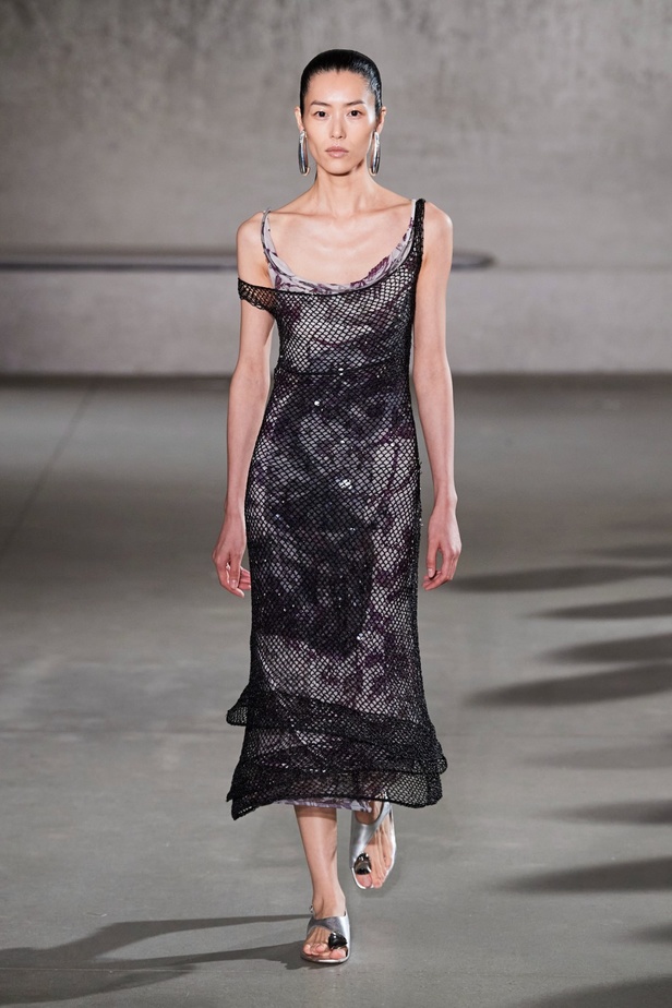 مجموعة Tory Burch لربيع وصيف 2024