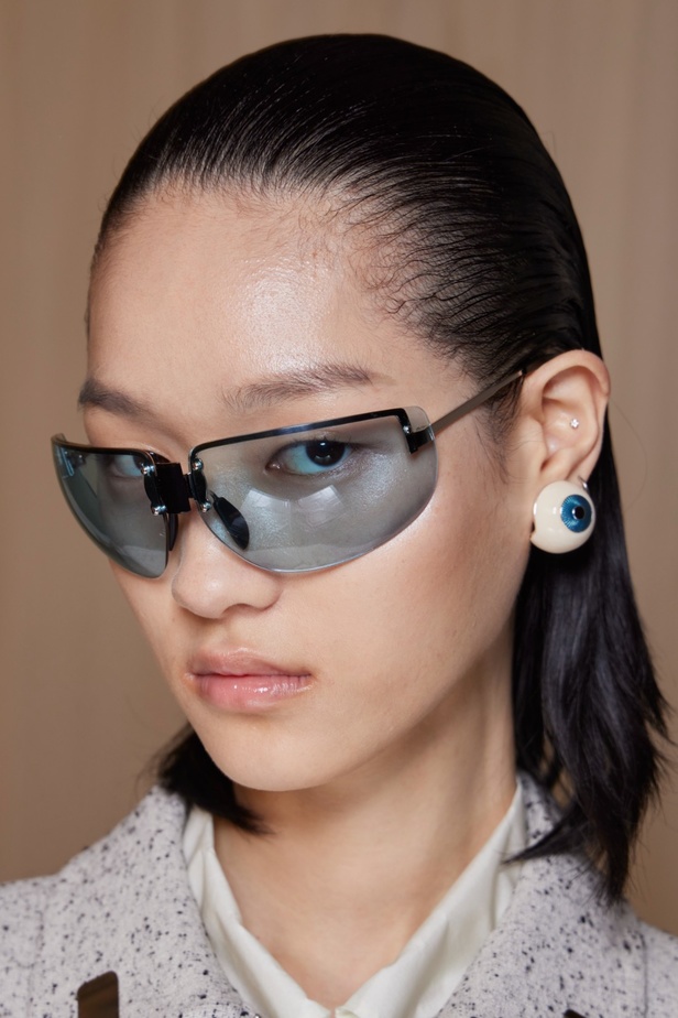 مجموعة Tory Burch لصيف 2024... نظرة فريدة لتحرير المرأة من خلال الأزياء