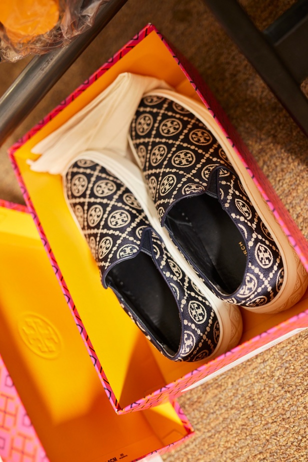 مجموعة Tory Burch لصيف 2024... نظرة فريدة لتحرير المرأة من خلال الأزياء