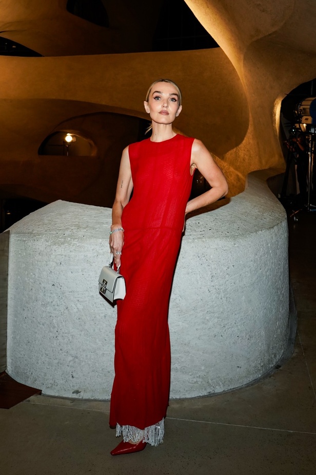 مجموعة Tory Burch لصيف 2024... نظرة فريدة لتحرير المرأة من خلال الأزياء