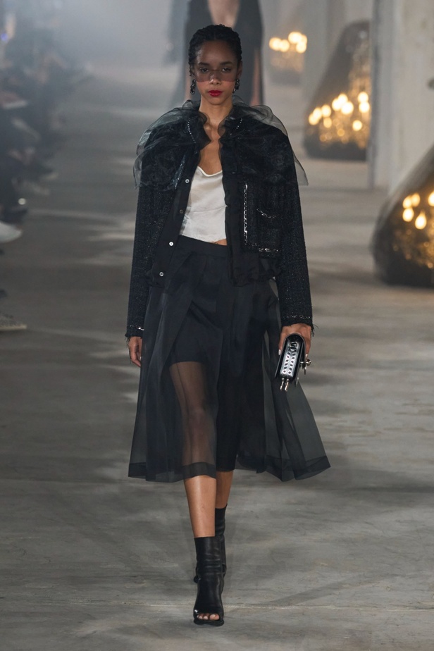 فنية ومفاهيمية وحَية... مجموعة Undercover لربيع 2024