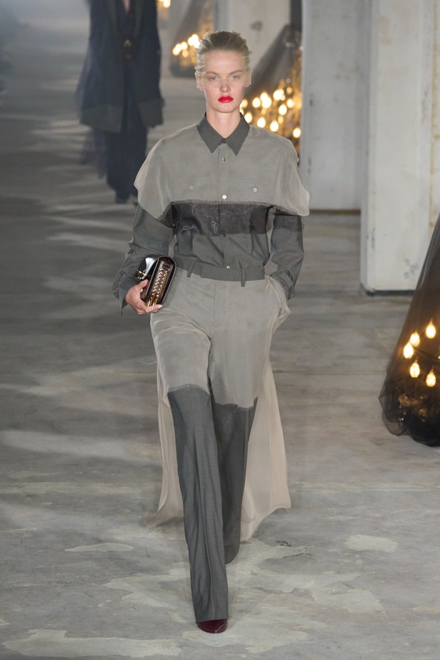 فنية ومفاهيمية وحَية... مجموعة Undercover لربيع 2024