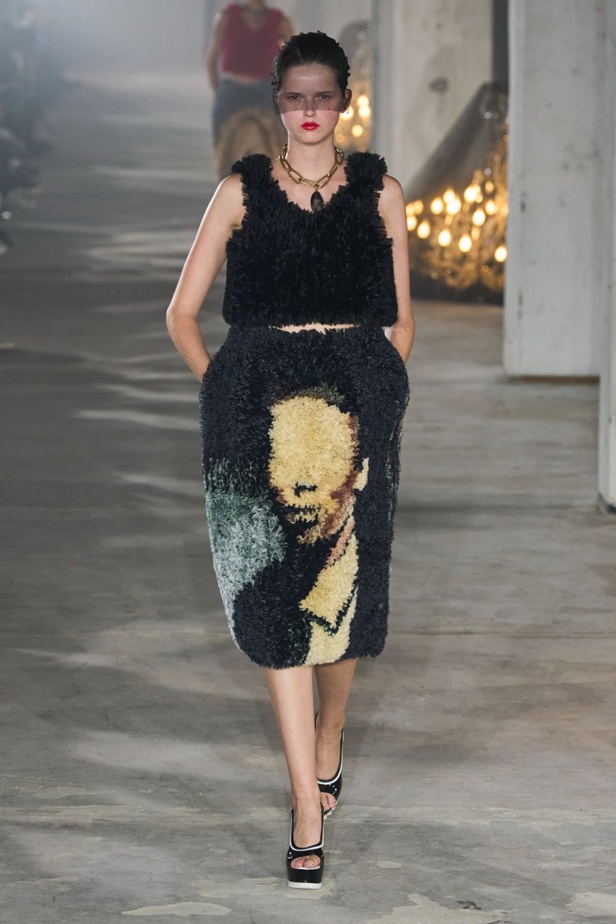 فنية ومفاهيمية وحَية... مجموعة Undercover لربيع 2024