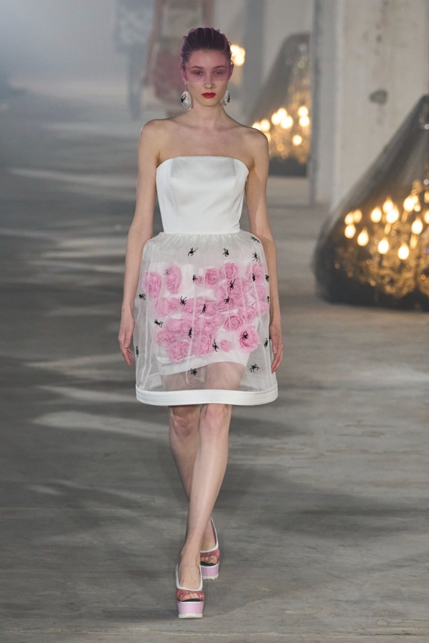 فنية ومفاهيمية وحَية... مجموعة Undercover لربيع 2024