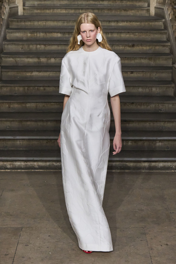 مجموعة Emilia Wickstead لموسم ربيع وصيف 2024