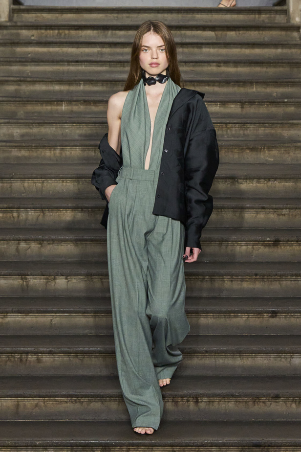 مجموعة Emilia Wickstead لموسم ربيع وصيف 2024