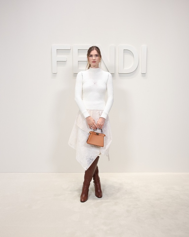 نجوم الصف الأول في عرض دار فندي لربيع وصيف 2024