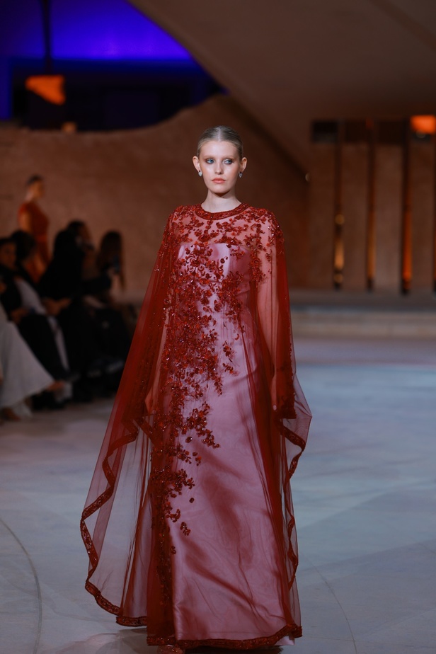 مجموعة المصمم عدنان أكبر 