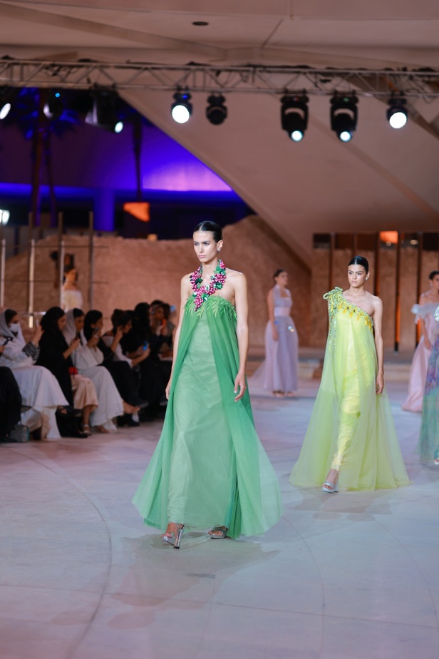 مجموعة المصمم عدنان أكبر 