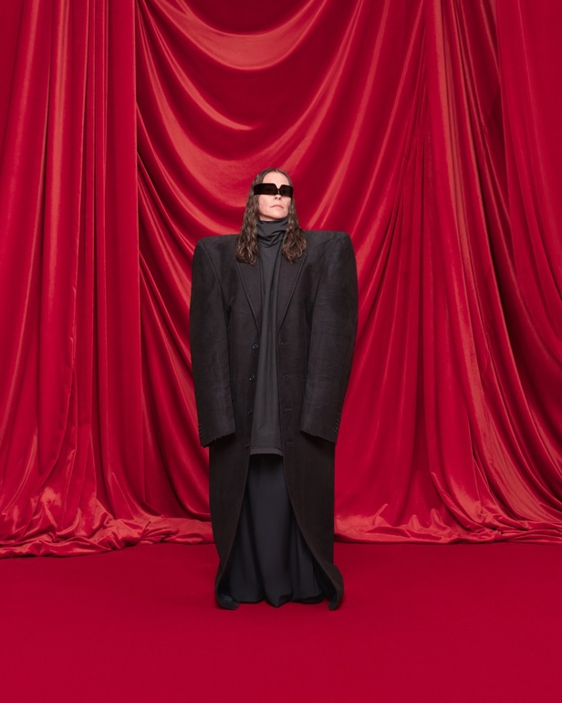 مجموعة Balenciaga لربيع وصيف 2024