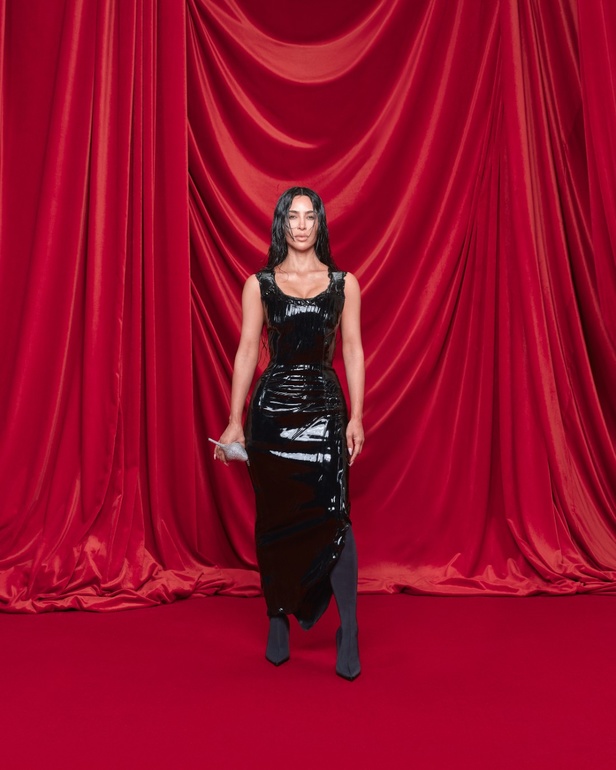 مجموعة Balenciaga لربيع وصيف 2024