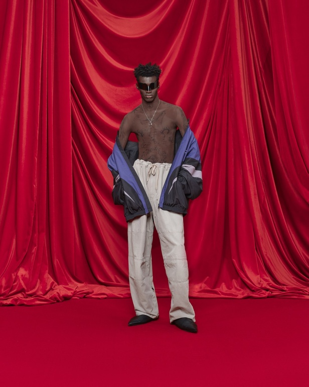 مجموعة Balenciaga لربيع وصيف 2024