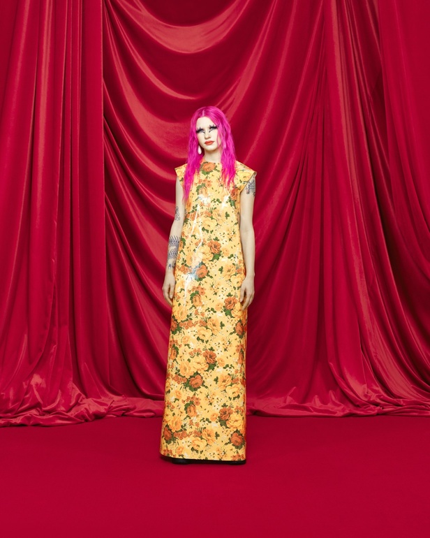 مجموعة Balenciaga لربيع وصيف 2024