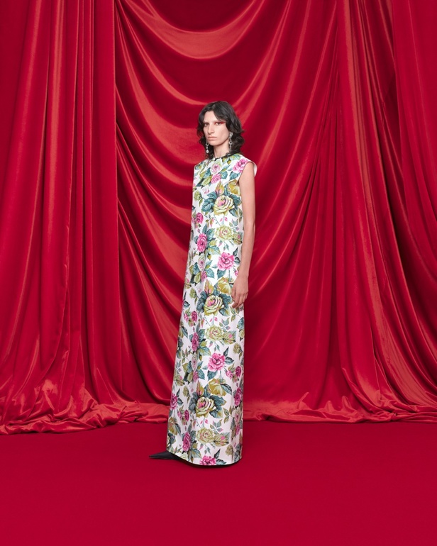 مجموعة Balenciaga لربيع وصيف 2024