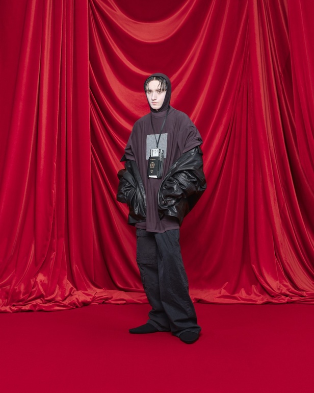 مجموعة Balenciaga لربيع وصيف 2024