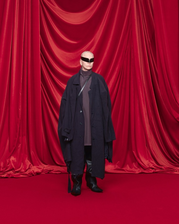 مجموعة Balenciaga لربيع وصيف 2024