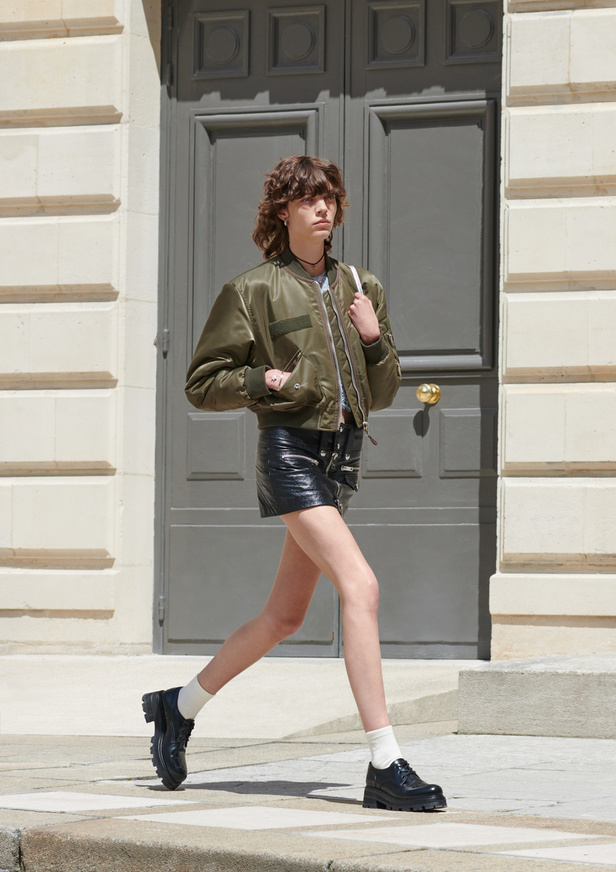 إطلاق LA COLLECTION DE LA BIBLIOTHÈQUE NATIONALE من Celine لربيع وصيف 2024