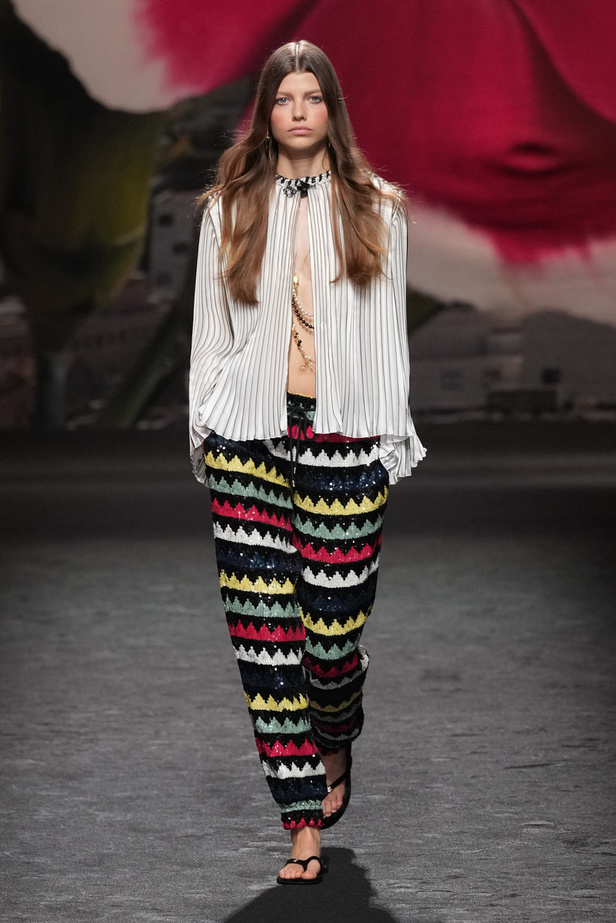 مجموعة CHANEL لربيع وصيف 2024 في باريس