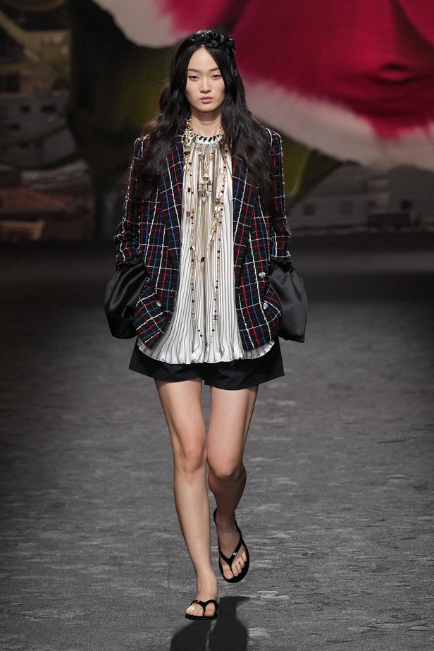 مجموعة CHANEL لربيع وصيف 2024 في باريس