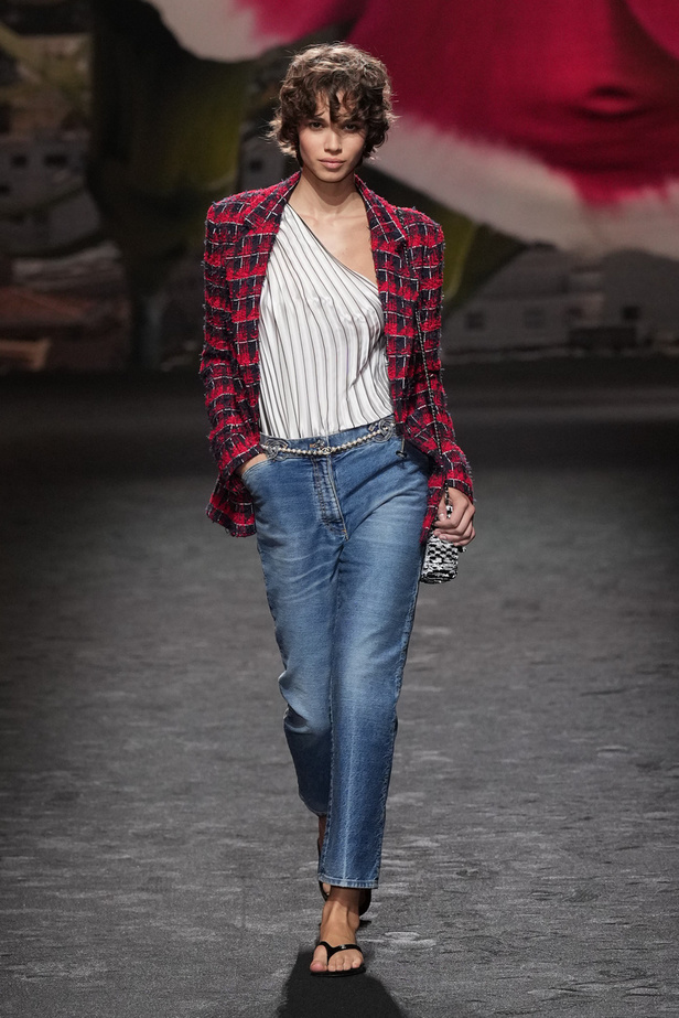 مجموعة CHANEL لربيع وصيف 2024 في باريس