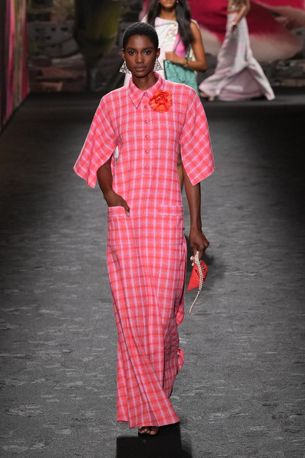 مجموعة CHANEL لربيع وصيف 2024 في باريس